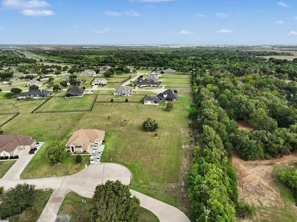 6435 Dow Reef Dr, Beach City, TX 77523