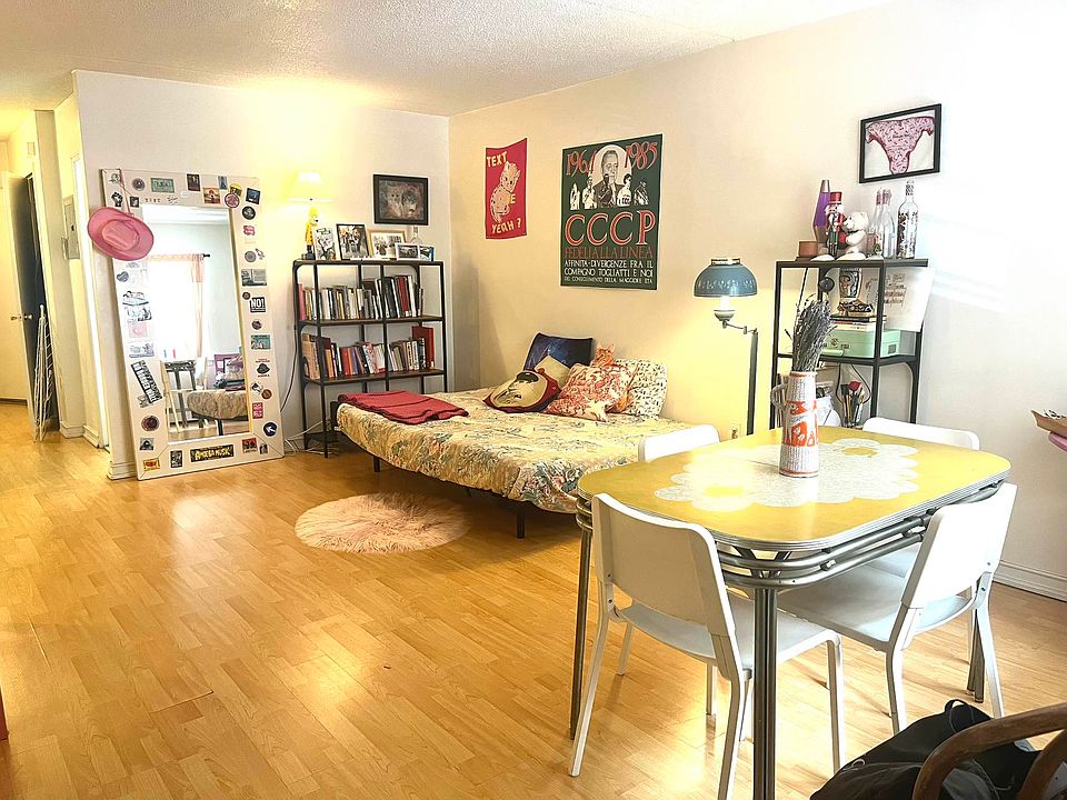 2nd image of 107 Suydam St #2