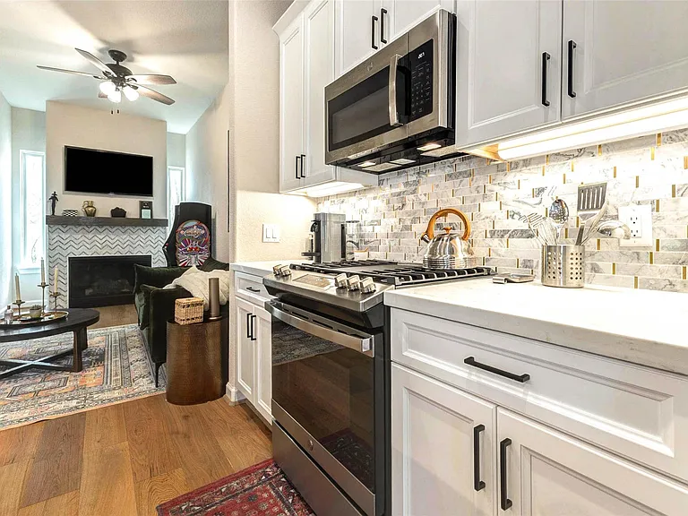 11005 Upland Forest Dr — Photo 10
