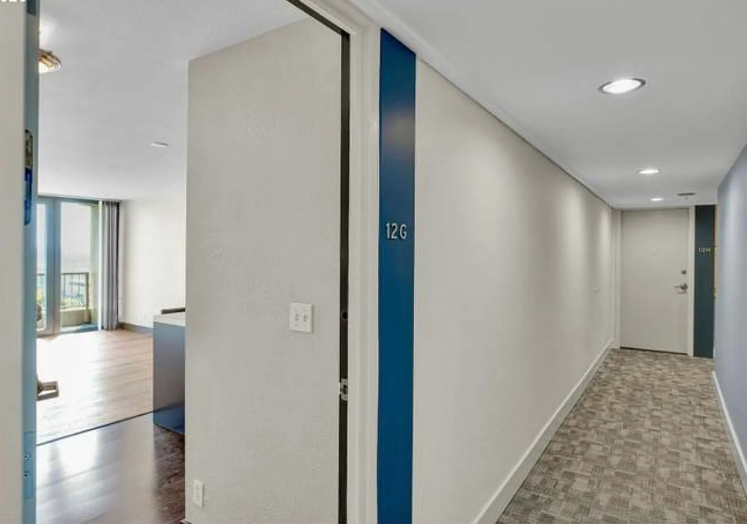 Harrison West Condos - 1 Bed/1 Bath W/Balcony/Parking/Free Laundry/Pool (Downtown/Psu/Ohsu) — Photo 2