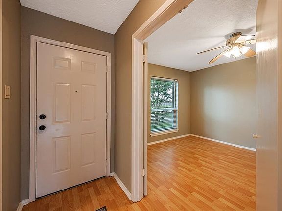 3rd image of 404 Forest Hills Dr