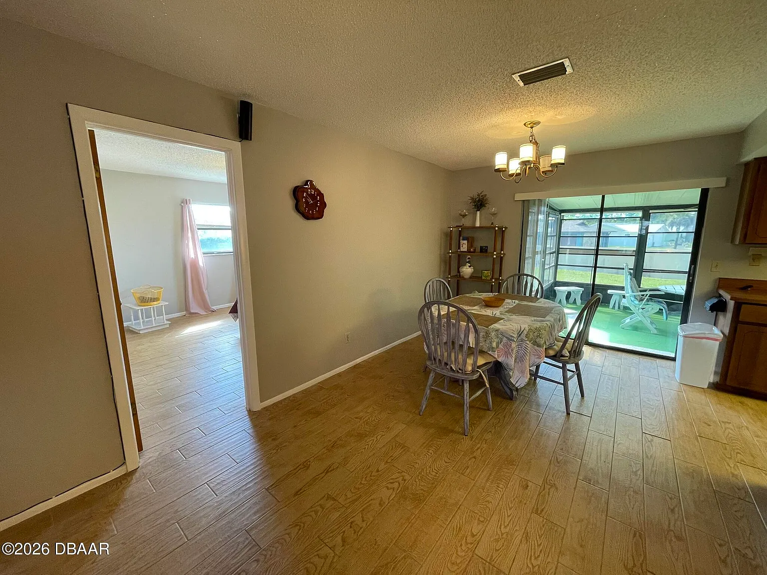 2 bed, 2.0 bath, 1051 sqft, $2,400 — Photo 4