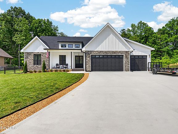 2nd image of 355 Shadows Lawn Dr