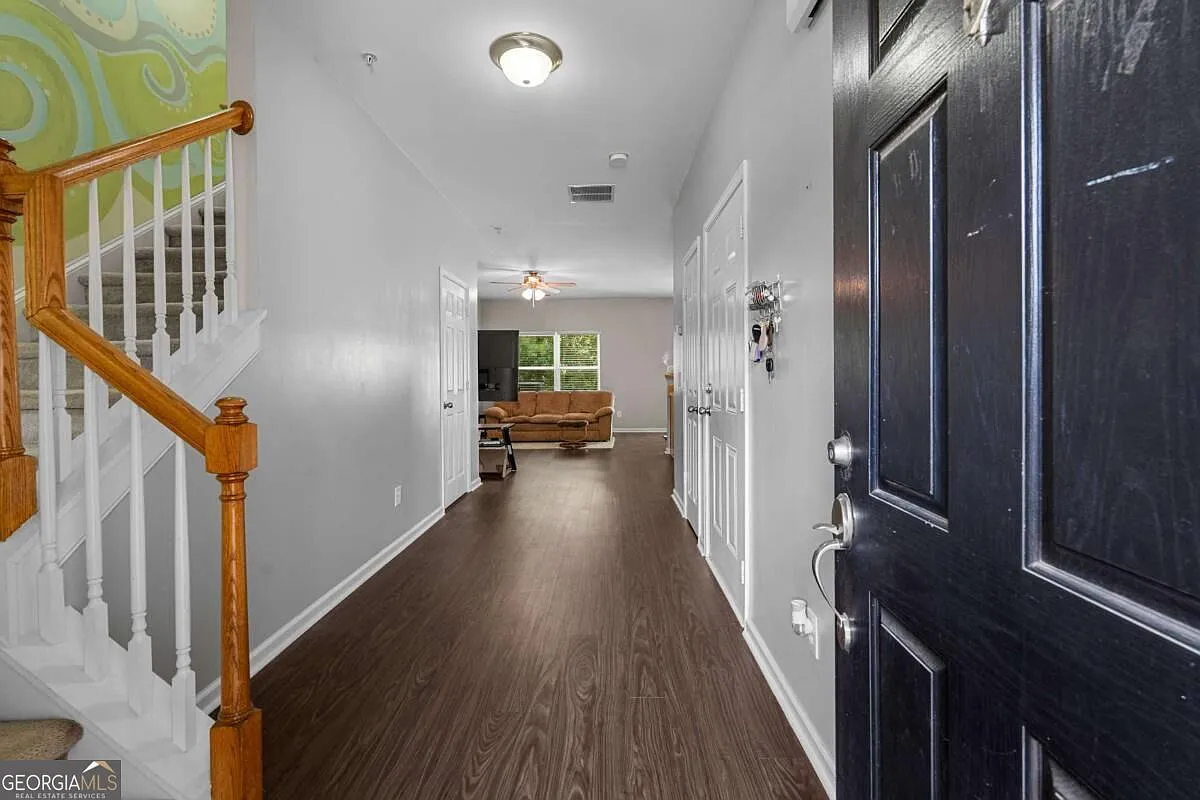 3 bed, 2.5 bath, 1682 sqft, $1,850 — Photo 4