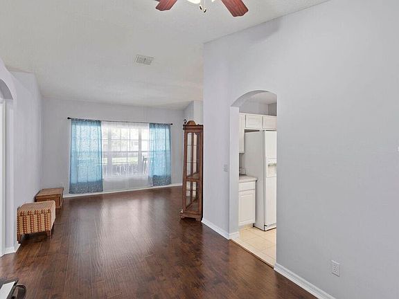 5th image of 713 Clancy St