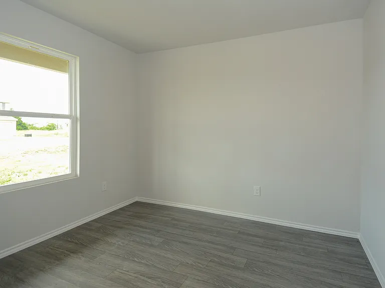 297 Victory Dr — Photo 14