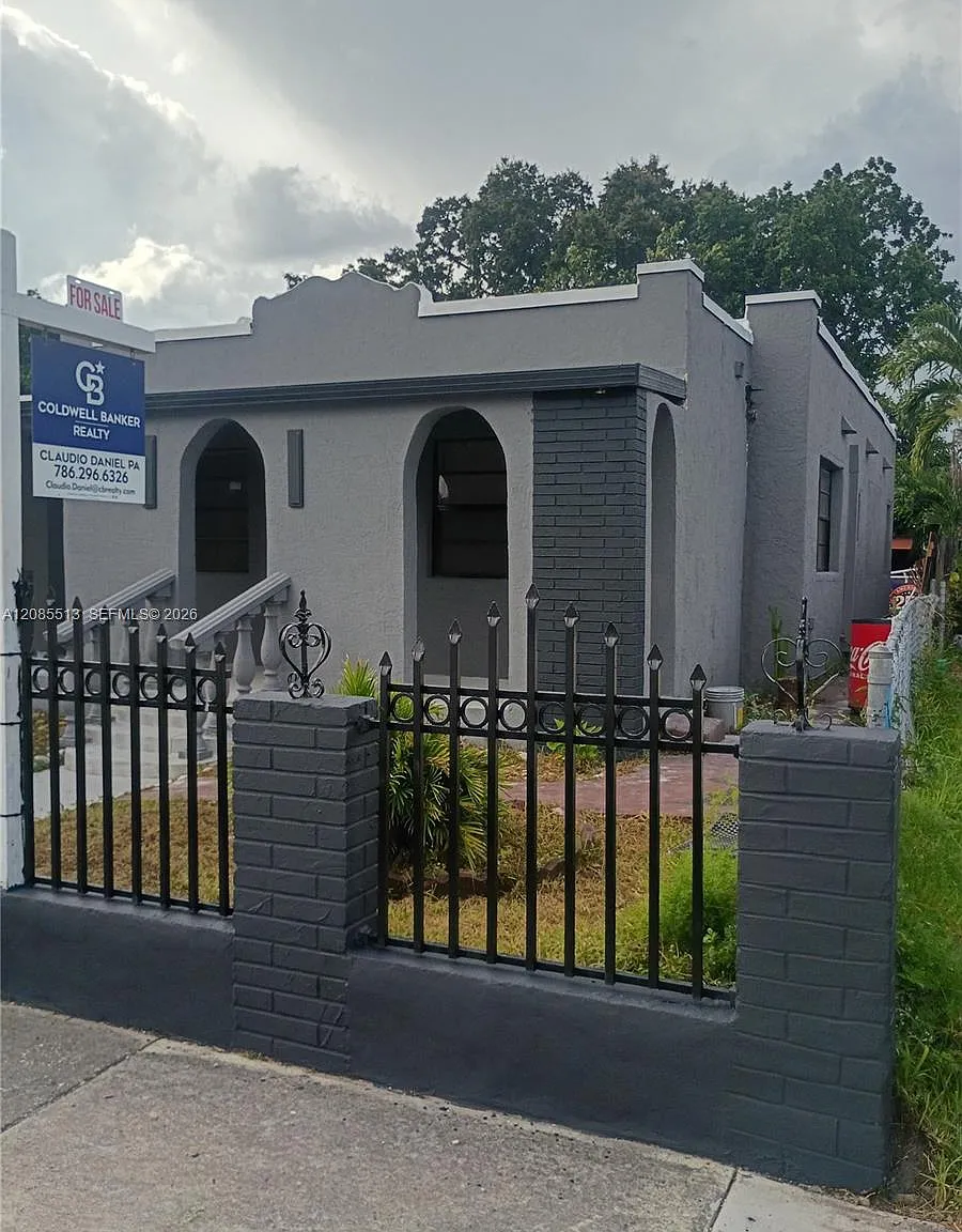 17th Ave Manor — Photo 2