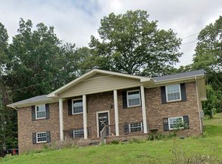 1729 E Rebel Rd, Rossville, GA 30741