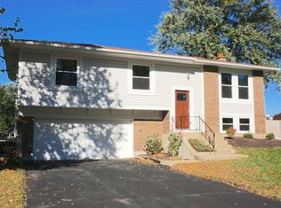 208 Cheshire Ct, Bolingbrook, IL