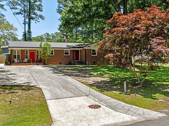 2nd image of 621 Decatur Drive