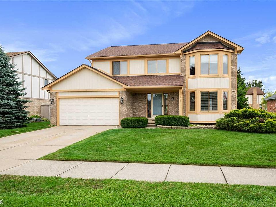 1st image of 15745 Camden Dr