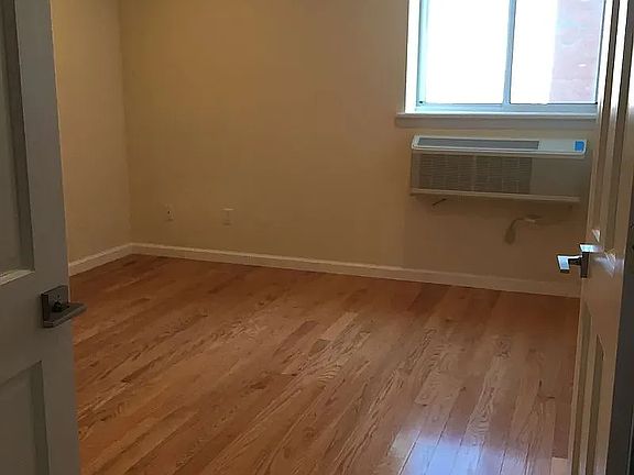 3rd image of 51-25 Queens Blvd #7N