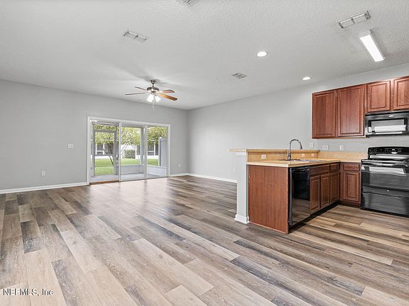 4th image of 8583 TOWER FALLS Drive
