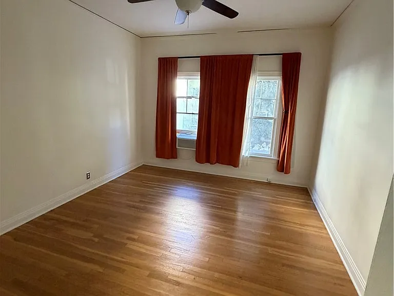 1731 Winona Blvd — Photo 18