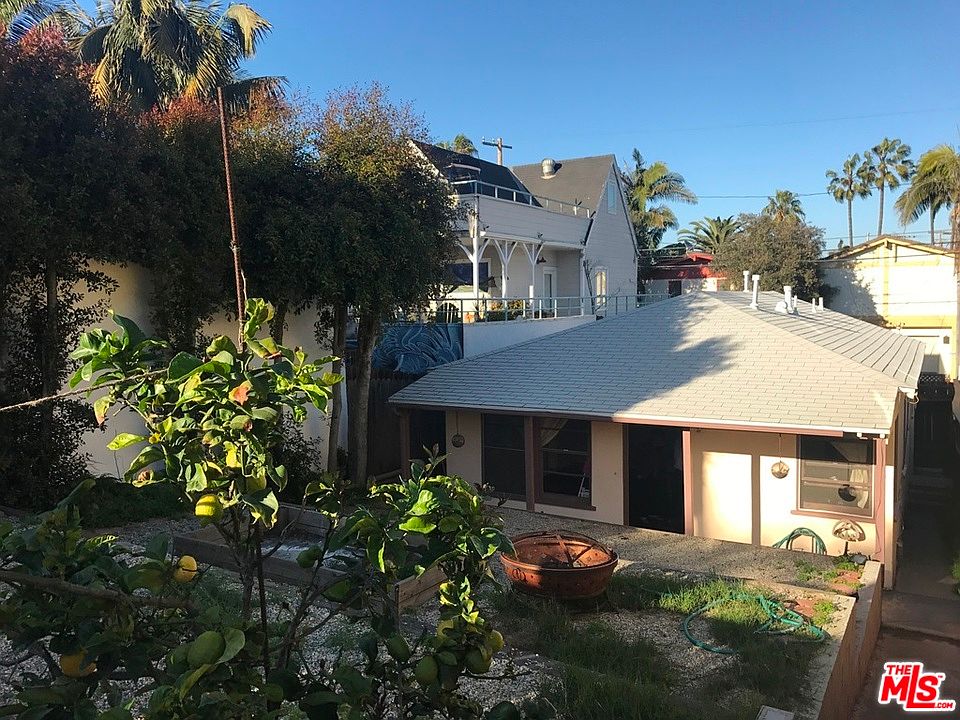1st image of 2704 Pacific Ave