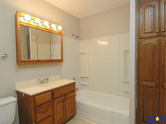 3rd image of 1227 Sunrise Dr
