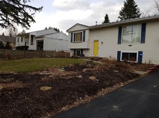 13 Kent Dr, Victor, NY 14564