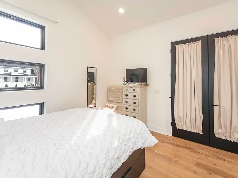 1858 Upland Dr — Photo 35