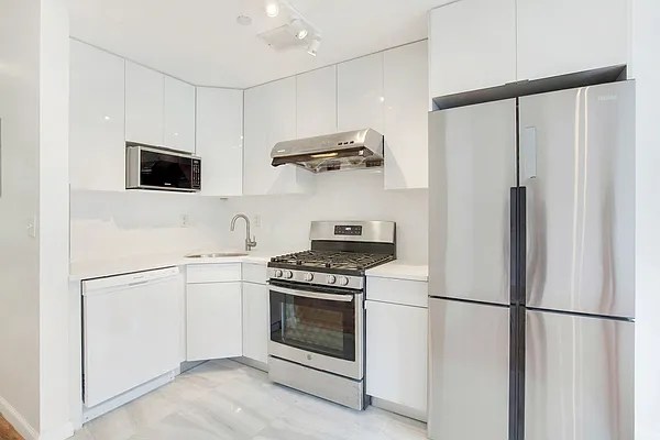 Rented by Nest Seekers International | media 12