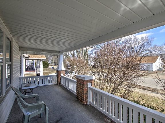 3rd image of 947 N Hill Ave