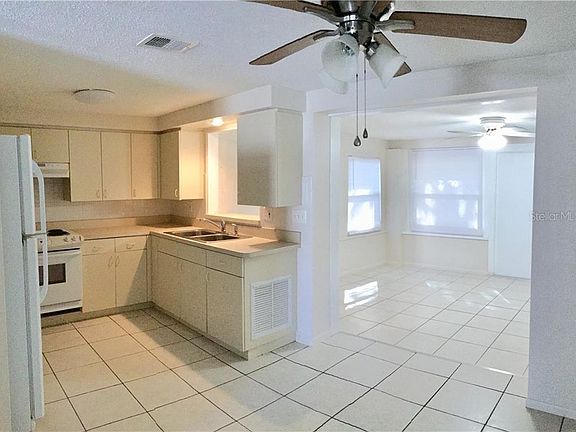 2nd image of 3640 Prado Dr