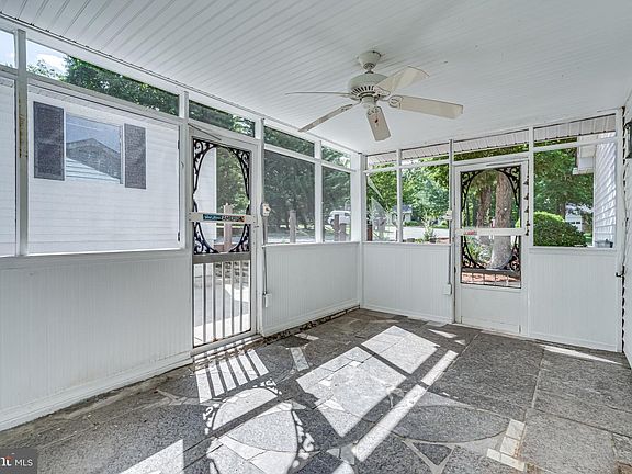 3rd image of 35899 Sycamore Ct