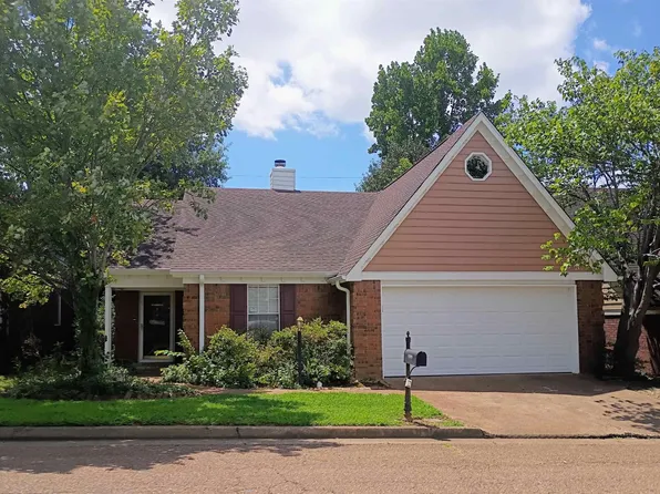 8399 Palm Springs Dr, Cordova, TN 38016