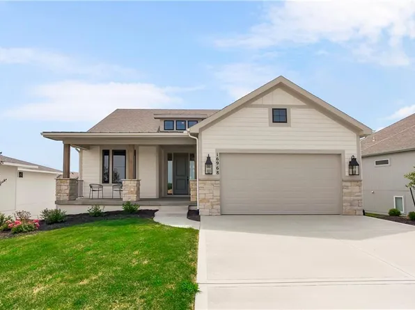 16968 S Cheshire St, Olathe, KS 66062