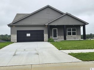 16006 Daniel St, Bennington, NE 68007