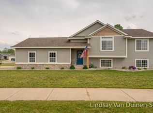 6094 Rossfield Ct, Allendale, MI 49401