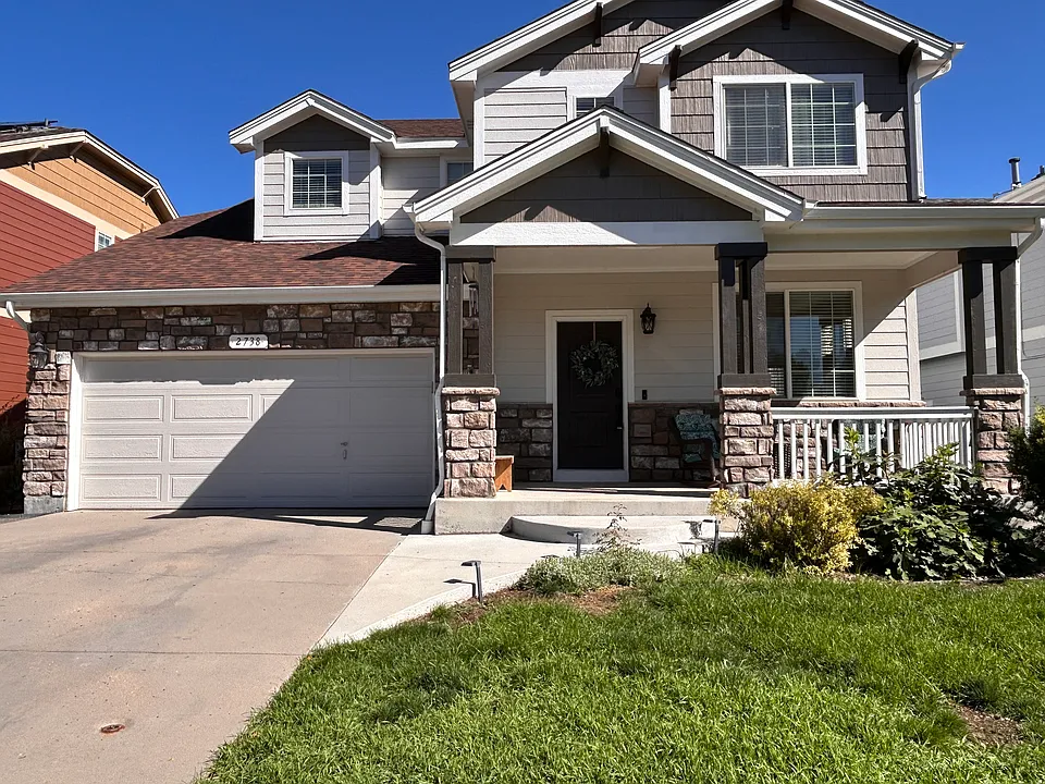 2738 Annelise Way