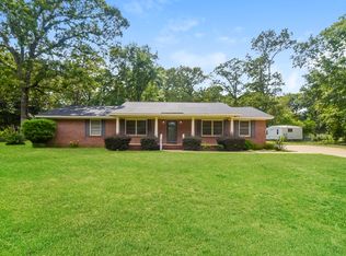 6041 Pineleaf Dr, Millbrook, AL 36054