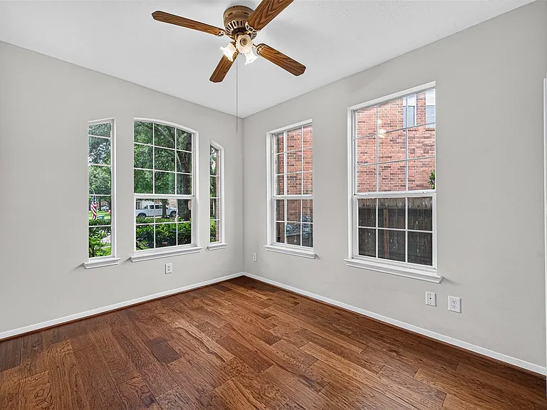 2502 Rosebluff Ct — Photo 36