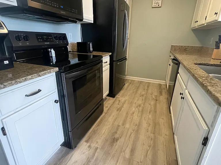 2266 Huntingdon Dr — Photo 33