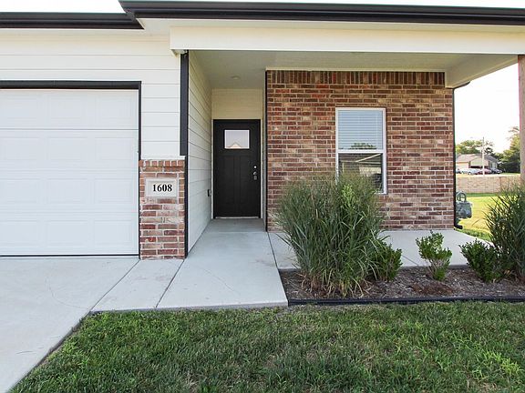 4th image of 1608 Casey Cir