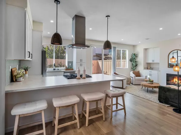 10794 Westonhill Dr, San Diego, CA 92126