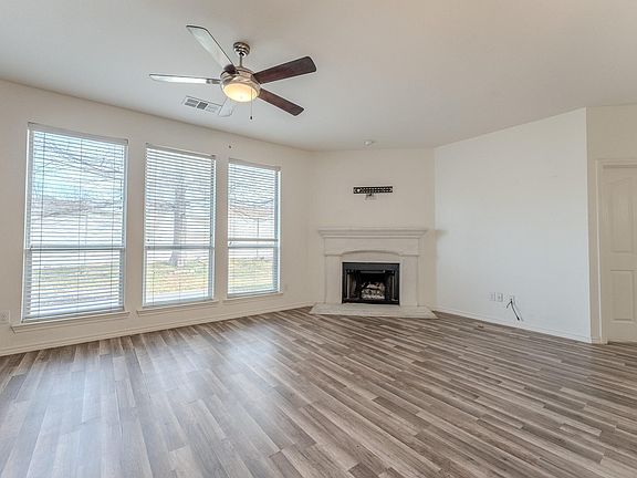 2nd image of 556 Caravan Dr