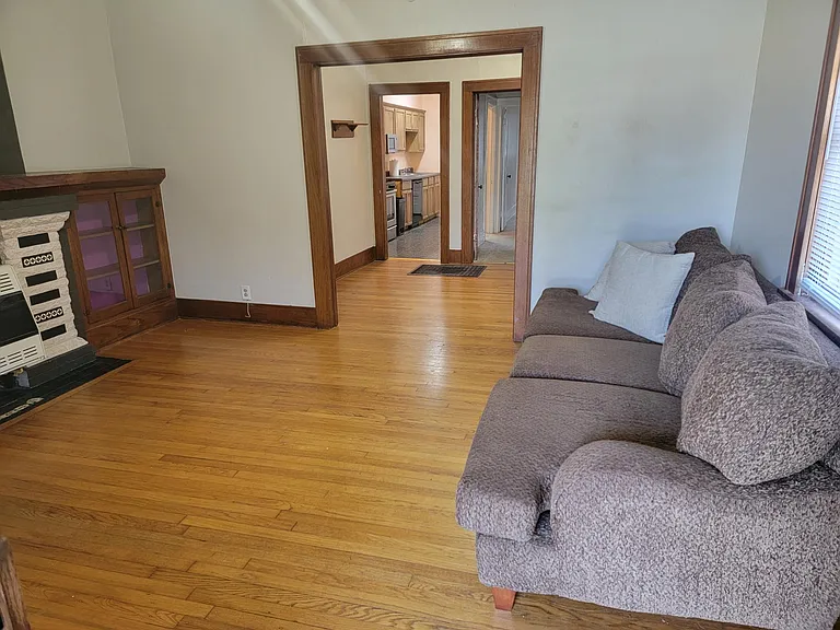 2822 N Hudson Ave — Photo 2