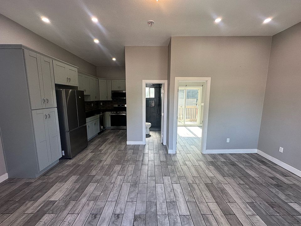 1st image of 2328 1/2 Loma Dr