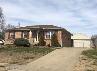 5014 Mount Holyoke Dr, Louisville, KY 40216