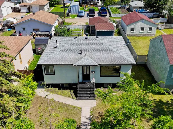 11927 68th St NW, Edmonton, AB T5B 1P8