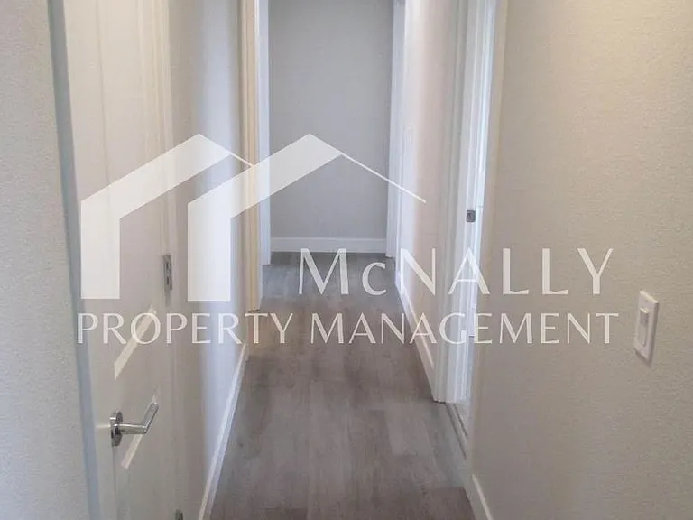 5401 N Court St #A — Photo 14