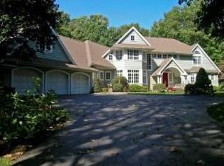 25 Pinehill Dr, Needham, MA 02492