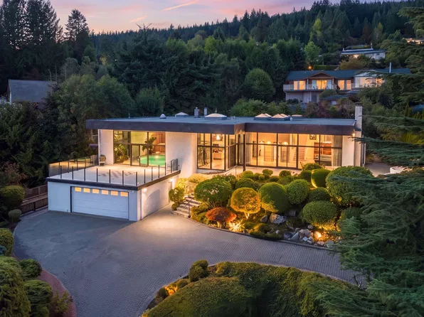 1439 Sandhurst Pl, West Vancouver, BC V7S 2P4