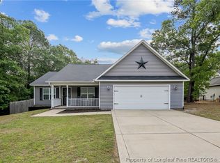 431 Hunters Creek Dr, Raeford, NC 28376