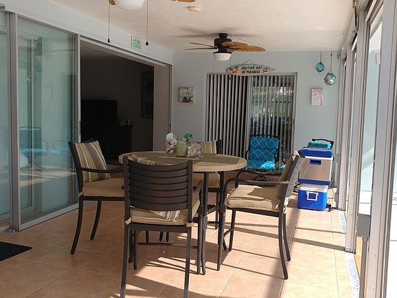 2nd image of 4907 SW 2nd Ave
