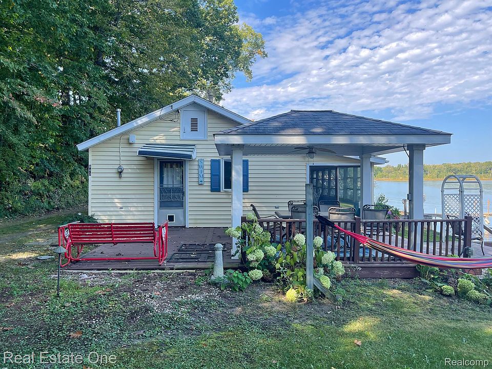 1st image of 843 Tulip Tree Ln