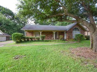 1608 Twin Oaks Dr, Clinton, MS 39056