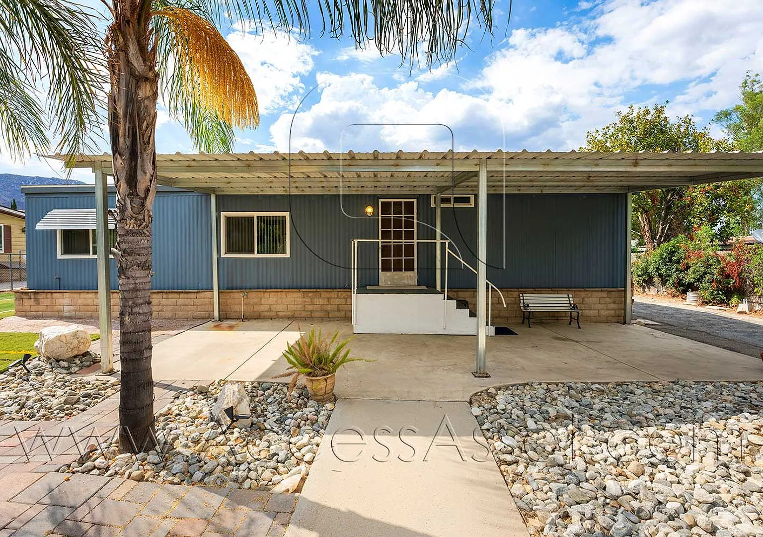 Spacious 3-Bedroom Home with a Fenced Backyard — Photo 2