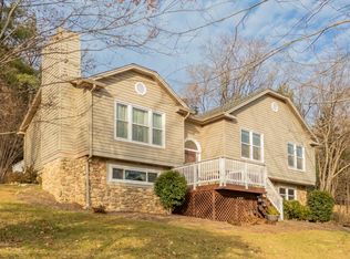 8011 Cedar Edge Rd, Roanoke, VA 24018